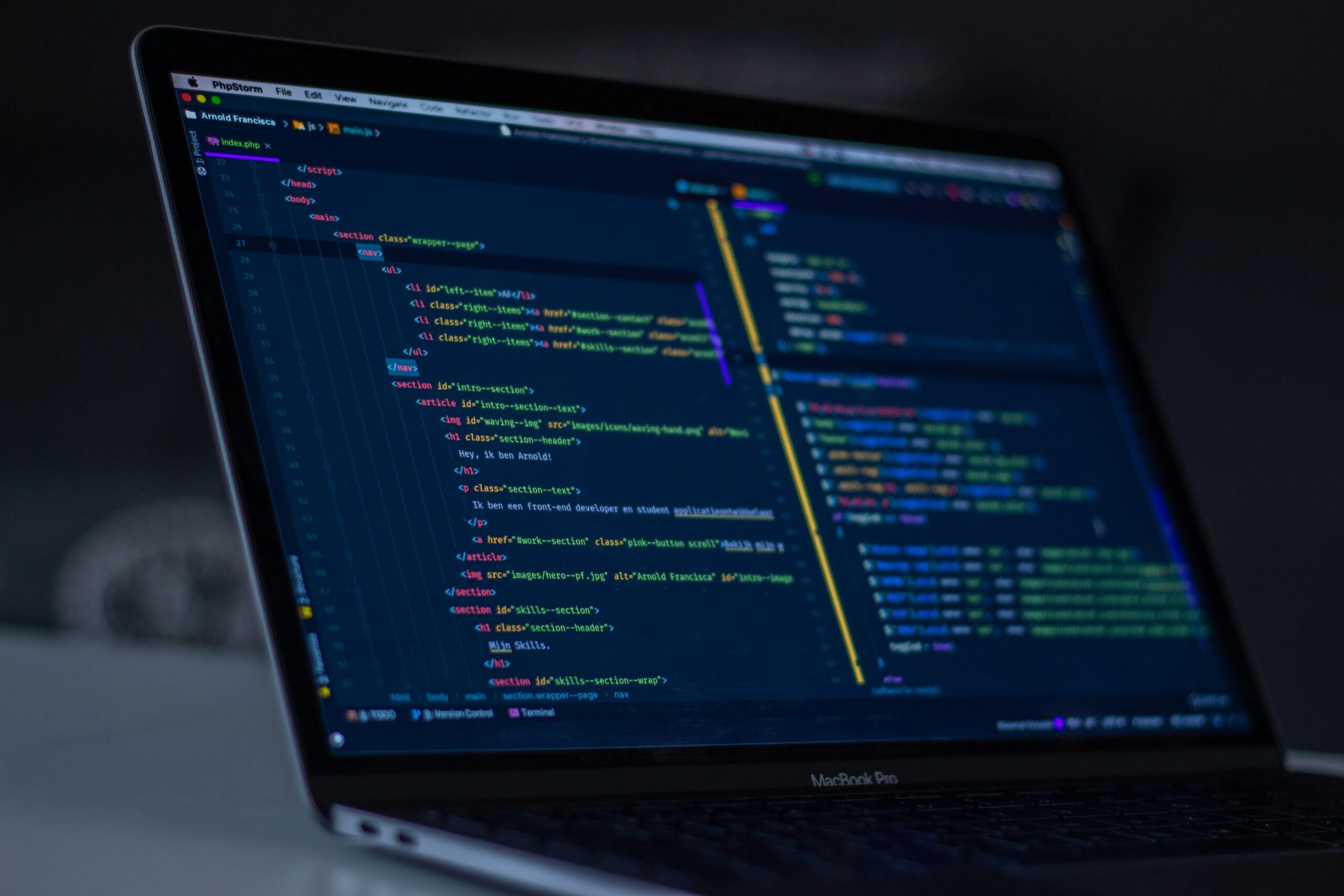 Codice di un’applicazione visualizzato su uno schermo